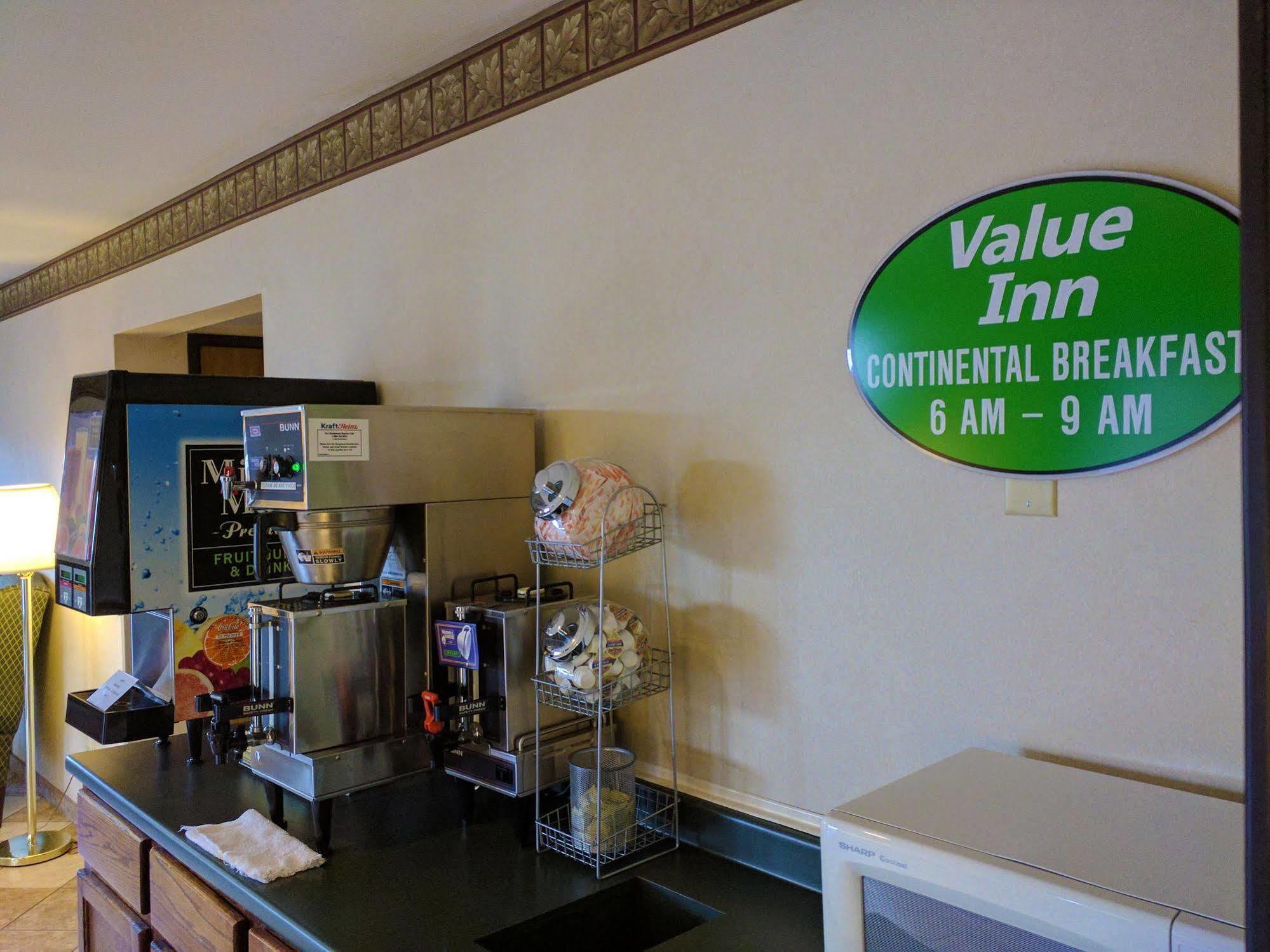 Value Inn Harrisburg-York Valley Green Exterior photo